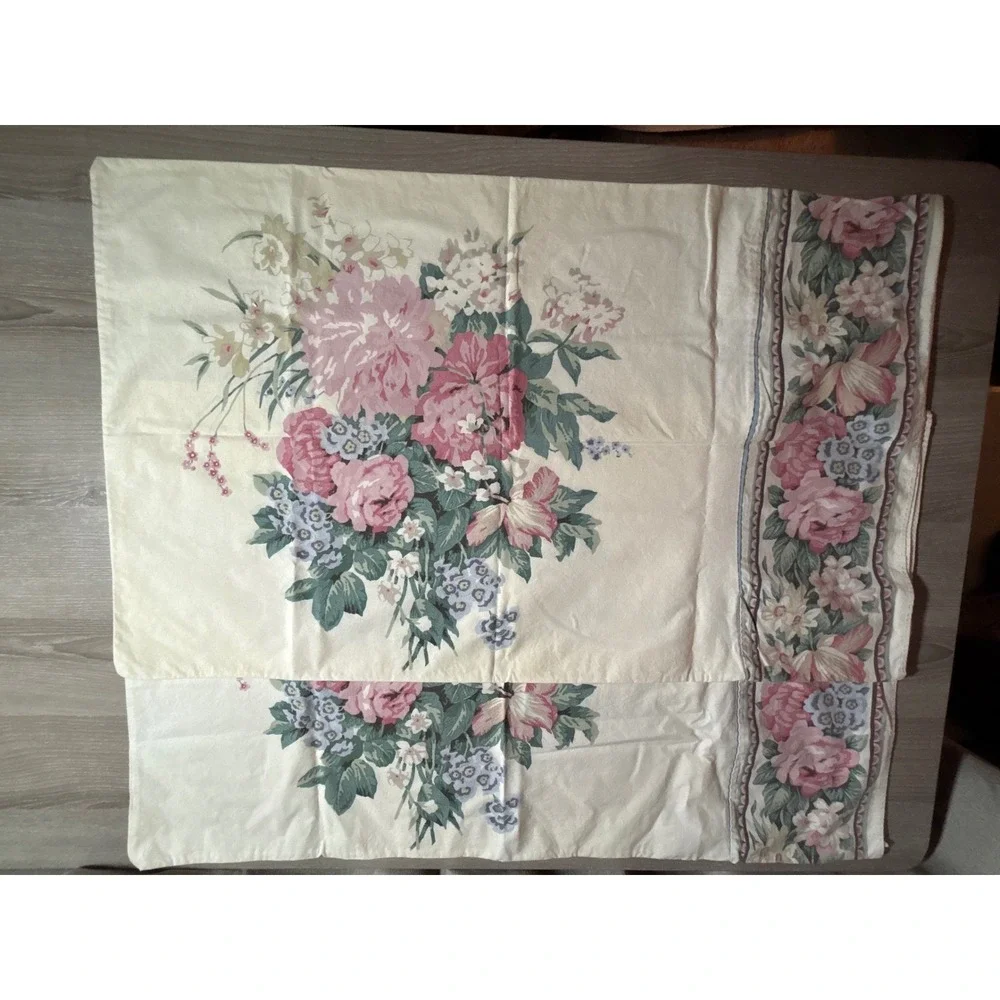 The Unbranded Brand vintage pair