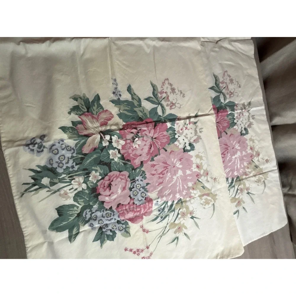 The Unbranded Brand vintage pair