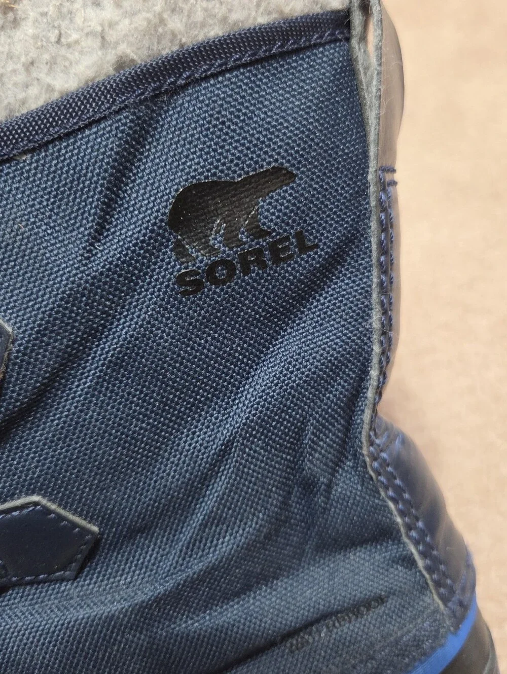 Sorel Yoot Pac Nylon waterproof snow boots in blue black sherpa collar Kids Sz 2