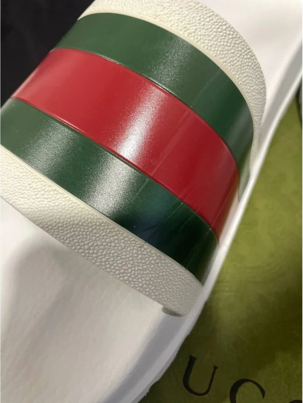 Gucci product pair