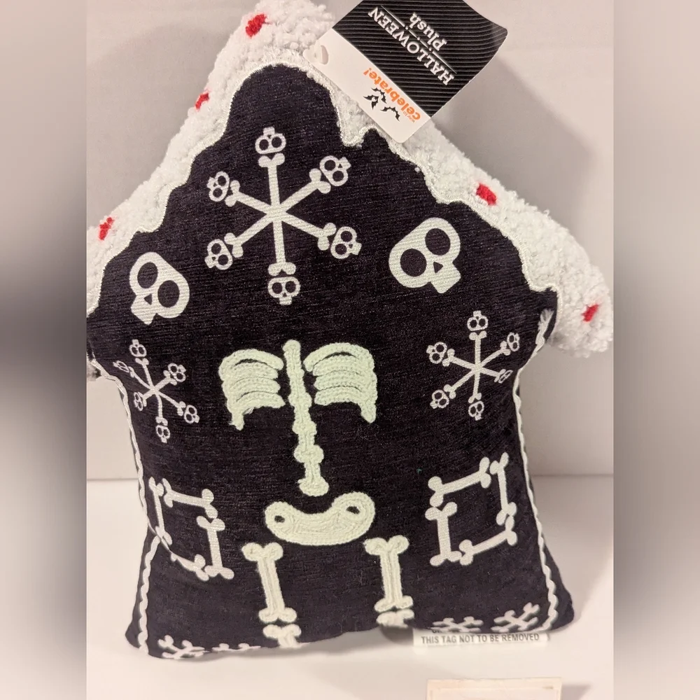 Walmart halloween pillow