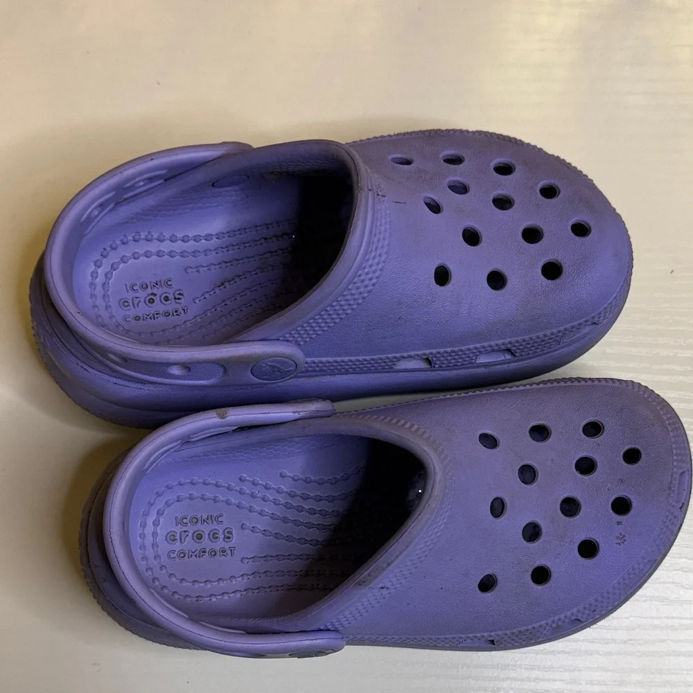 CROCS comfortable lavender