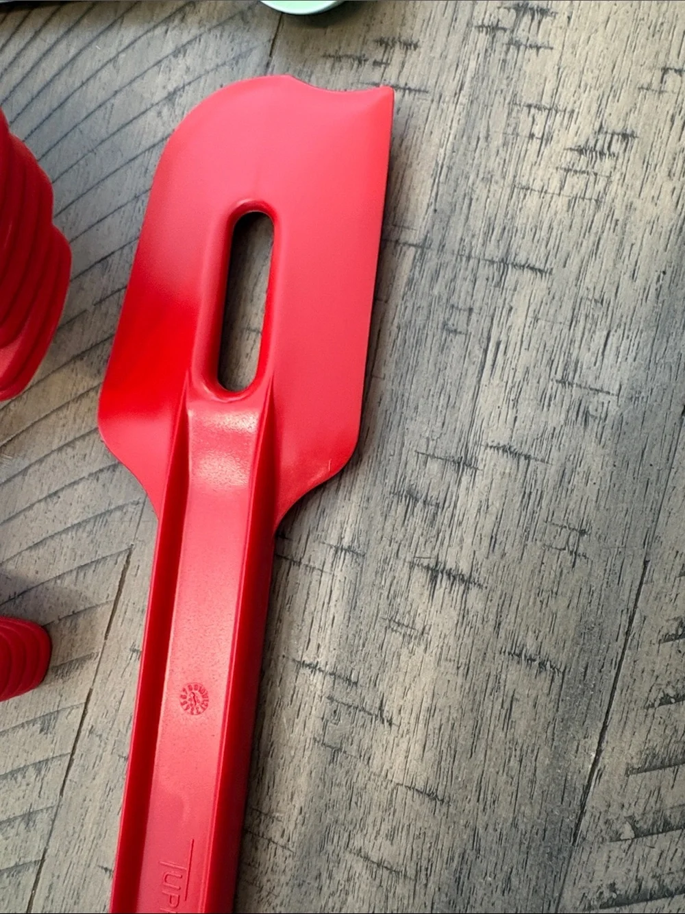 Tupperware image shows