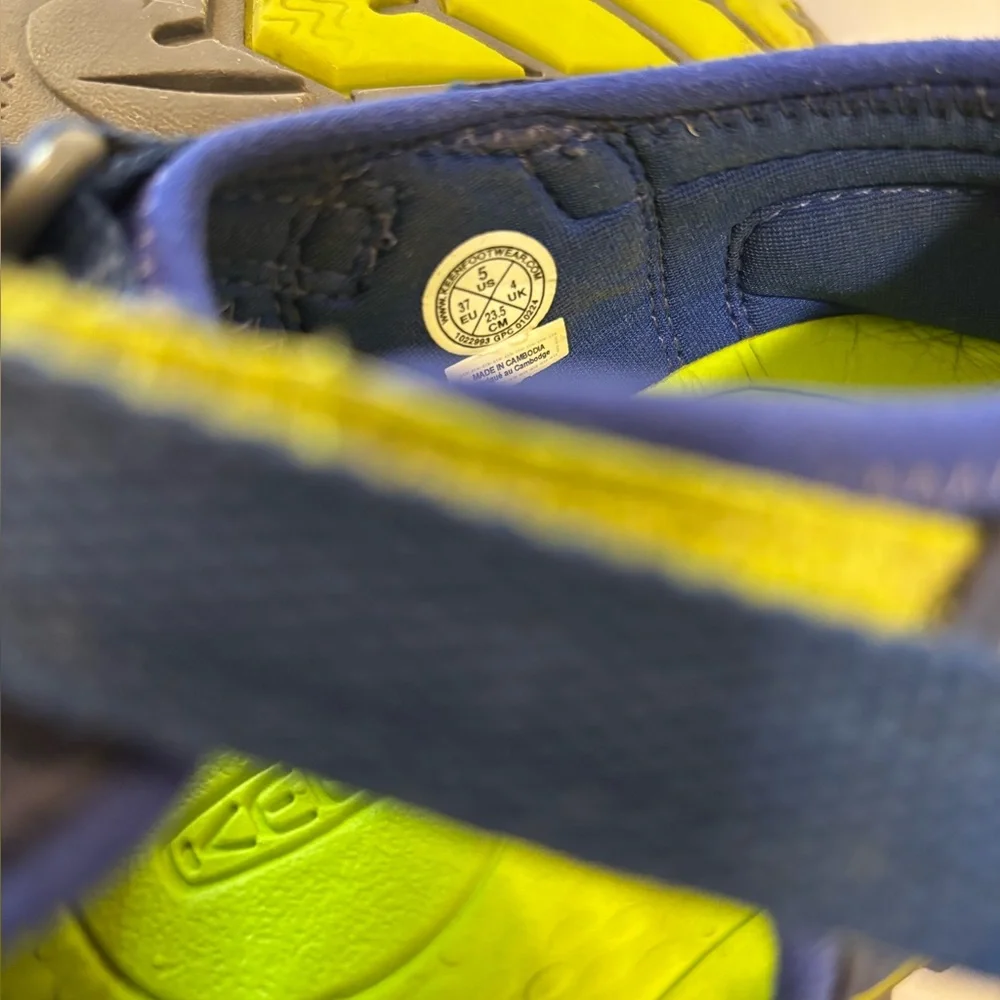 Keen closed toe