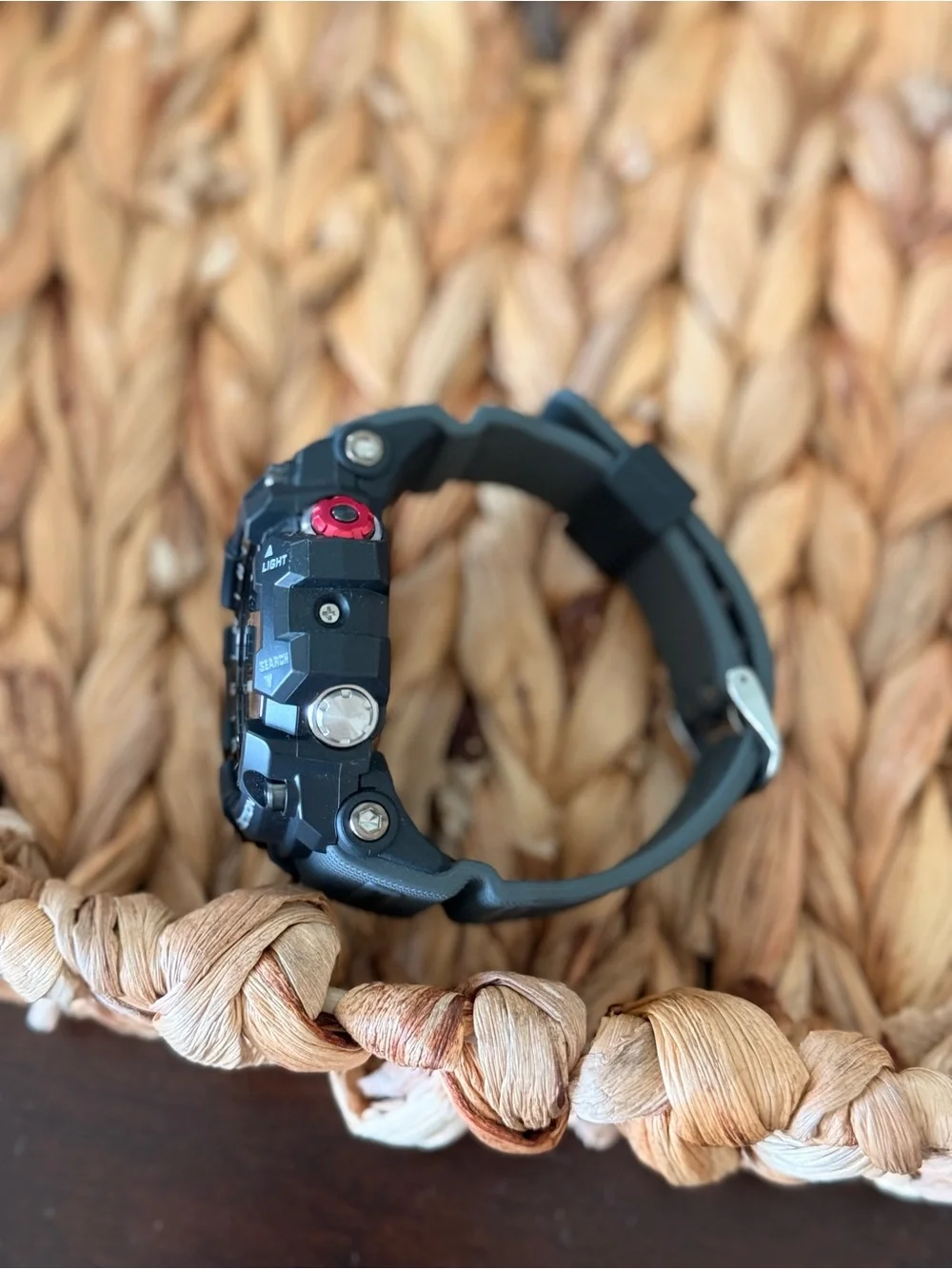 G-Shock button strap contrast