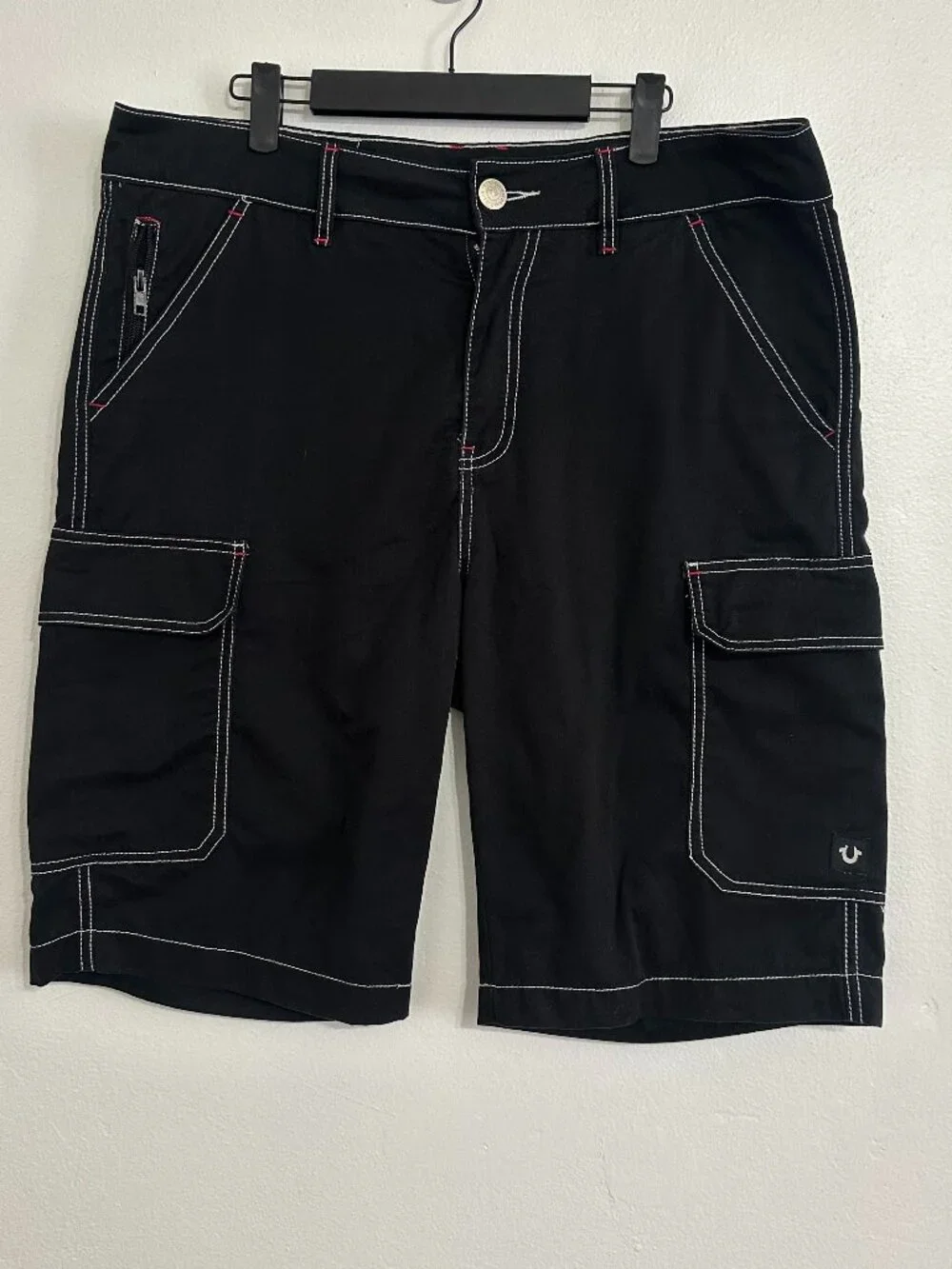 True Religion Black Contrast Stitch Cargo Shorts 34