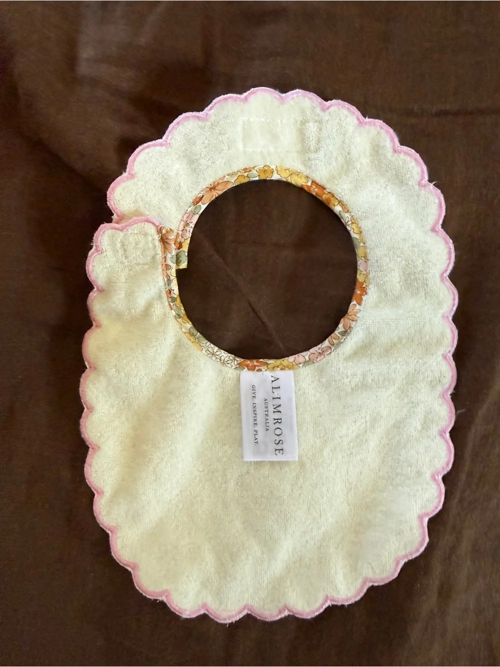 Bonpoint touch closure