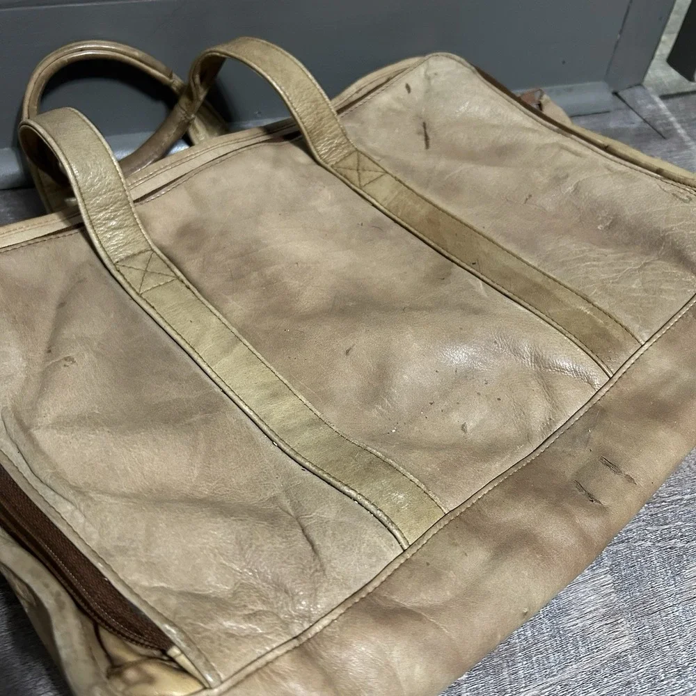 Wilsons Leather notes carrying organization