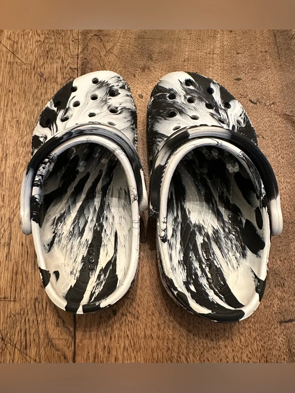 GUC CROCS Kids Black & White Marble Pattern Size C8.