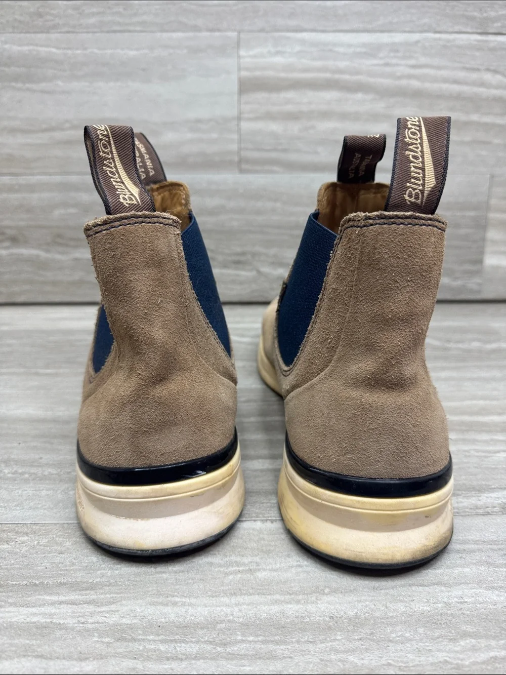 Blundstone heel ambassador branded