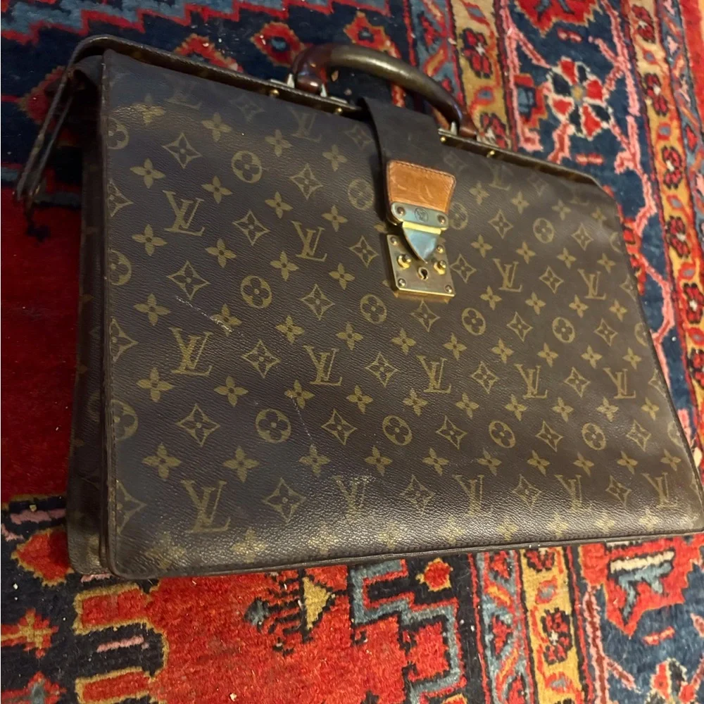 Louis Vuitton structured doctor