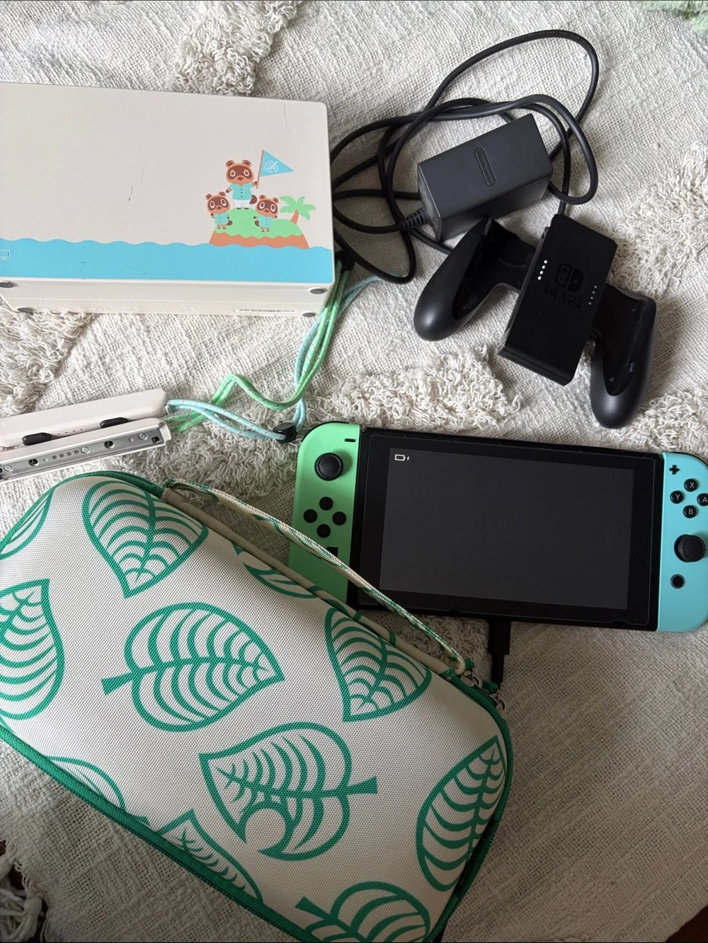 Nintendo Switch Console - Animal Crossing: New Horizons Special Edition