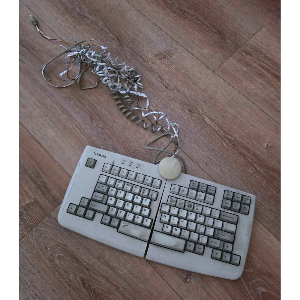 Lexmark IBM Model M15 Split Ergonomic Keyboard 1428401 Buckling Spring No Numpad
