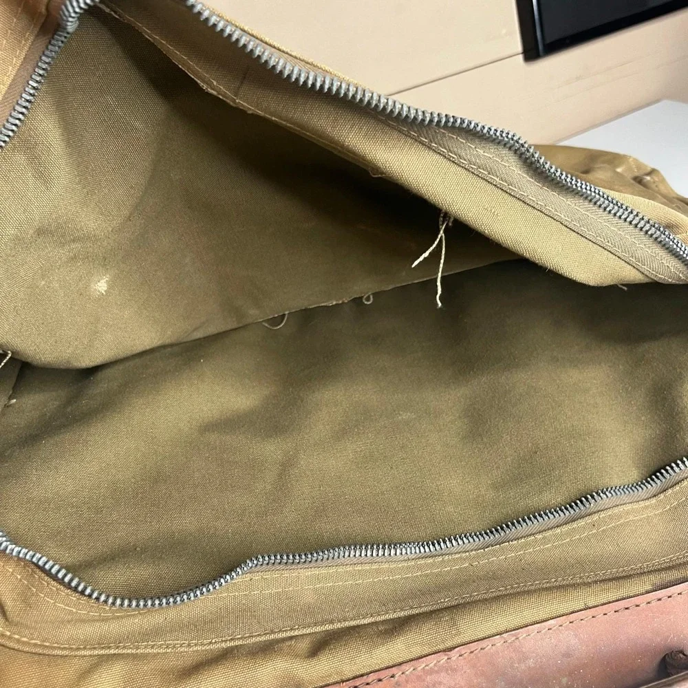 Unbranded vintage military