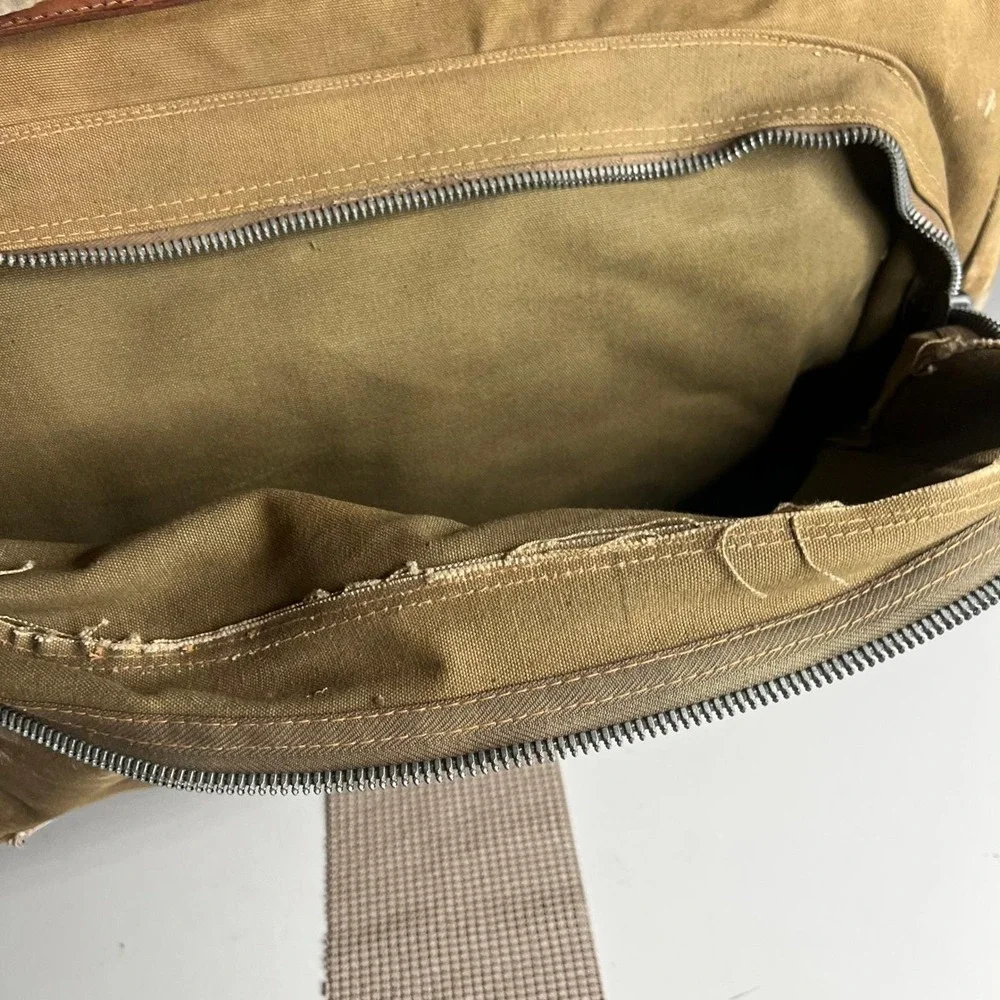 Unbranded vintage military