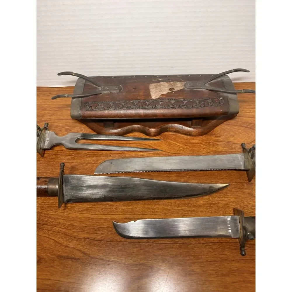 Case vintage carving