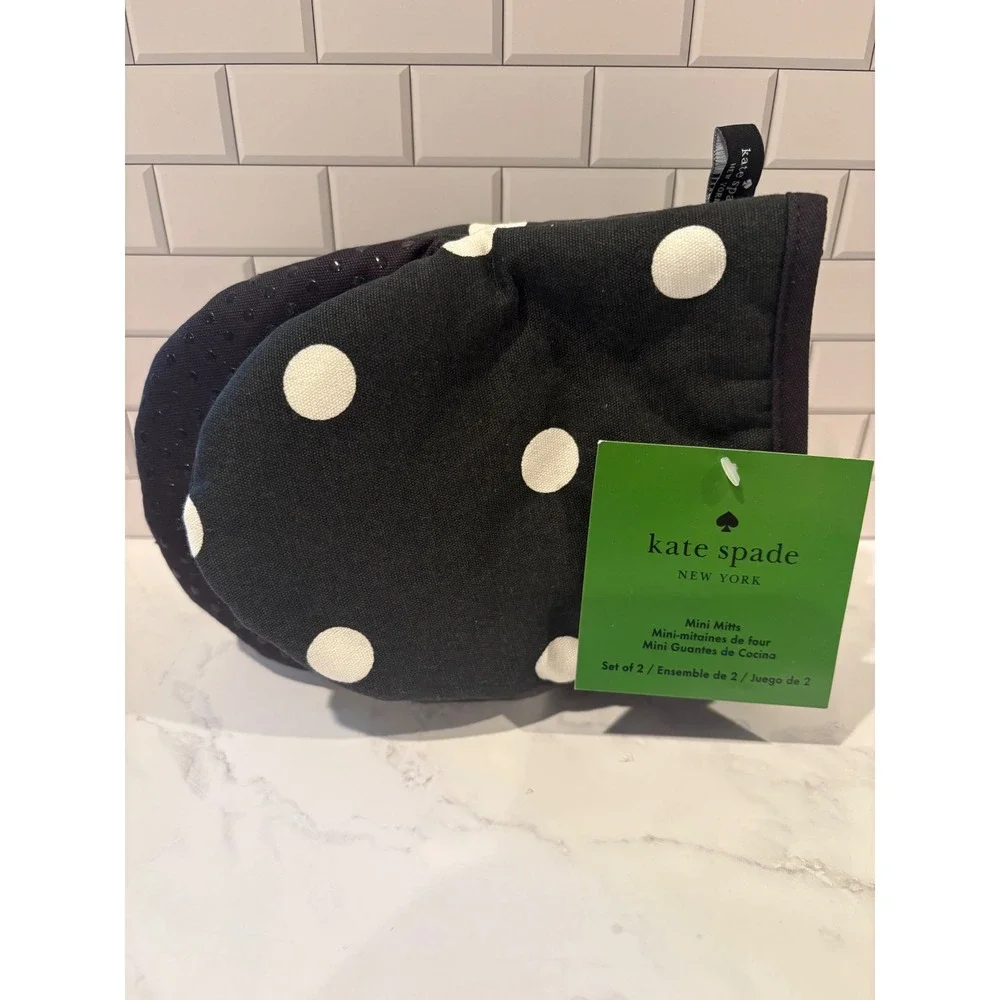 Kate Spade‎ New York Mini Mitts Set of 2 Black White Polka Dot Silicone Grip NEW