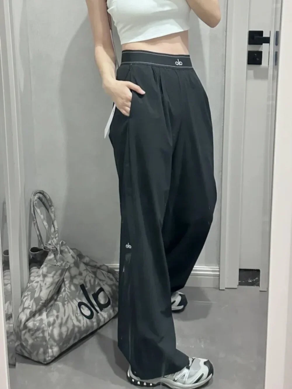 ALO Yoga these black