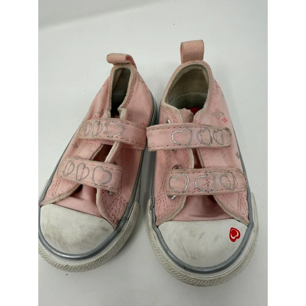 Converse charming pair