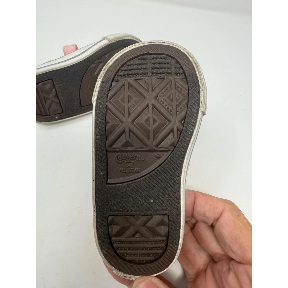 Converse charming pair
