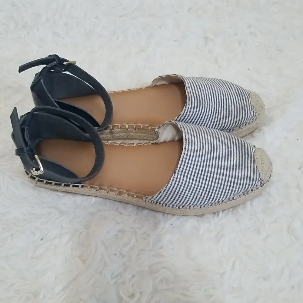 Old Navy preowned blue