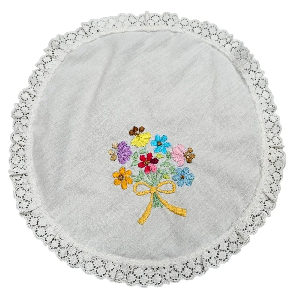 Hand Embroidered Floral Round Doily Scalloped Lace Tablecloth Cottage Grandma‎