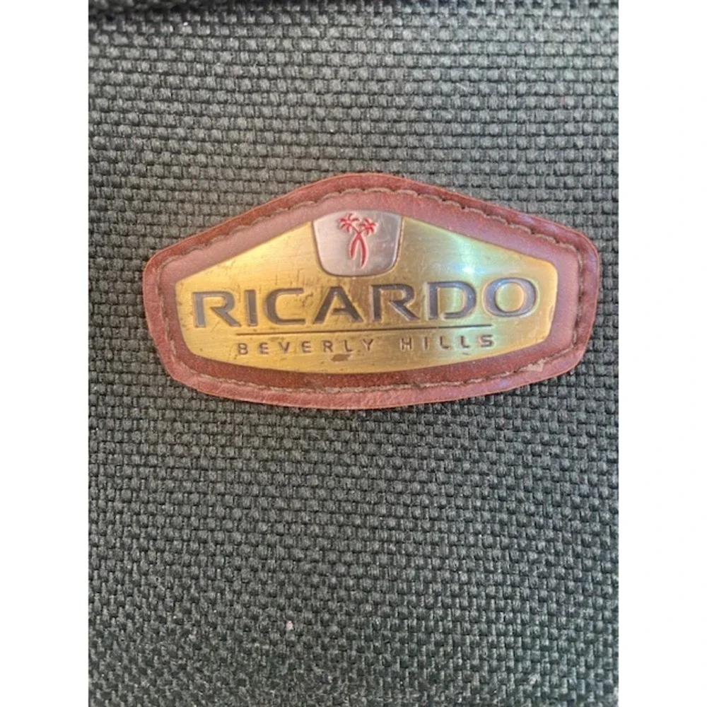 Ricardo Beverly Hills Santa Cruz Green Canvas Travel Bag Briefcase Carry On
