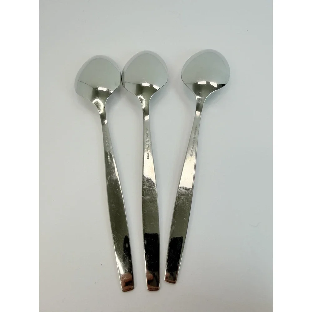 Oneida set serving