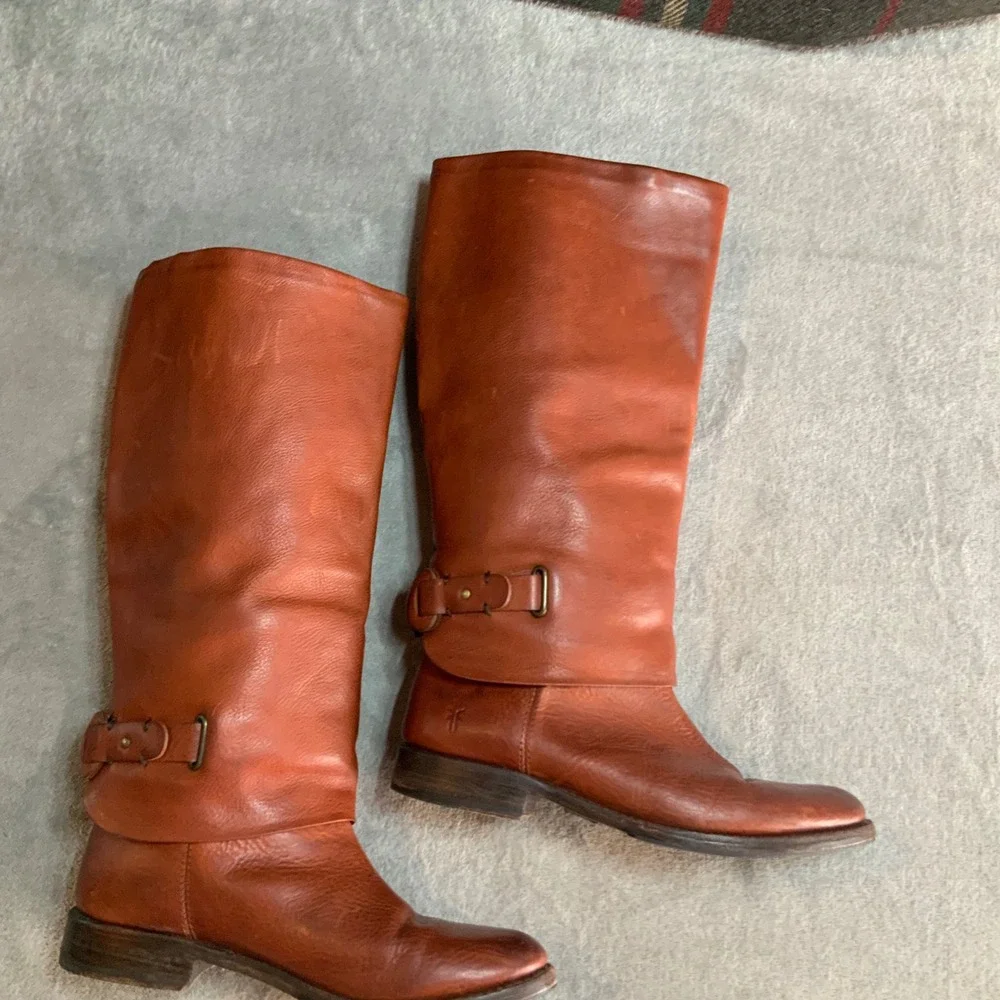Frye shirley over