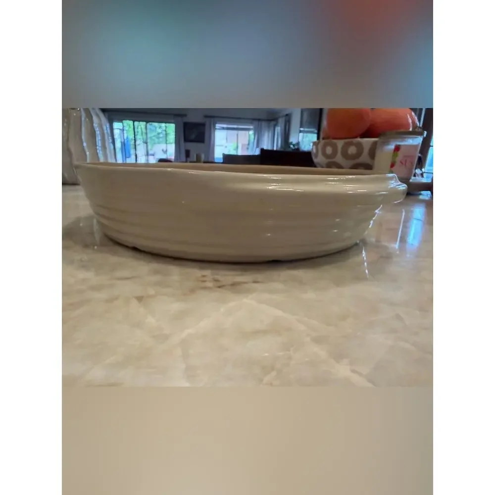 Large 11” round pampered chef stoneware baker cream enamel