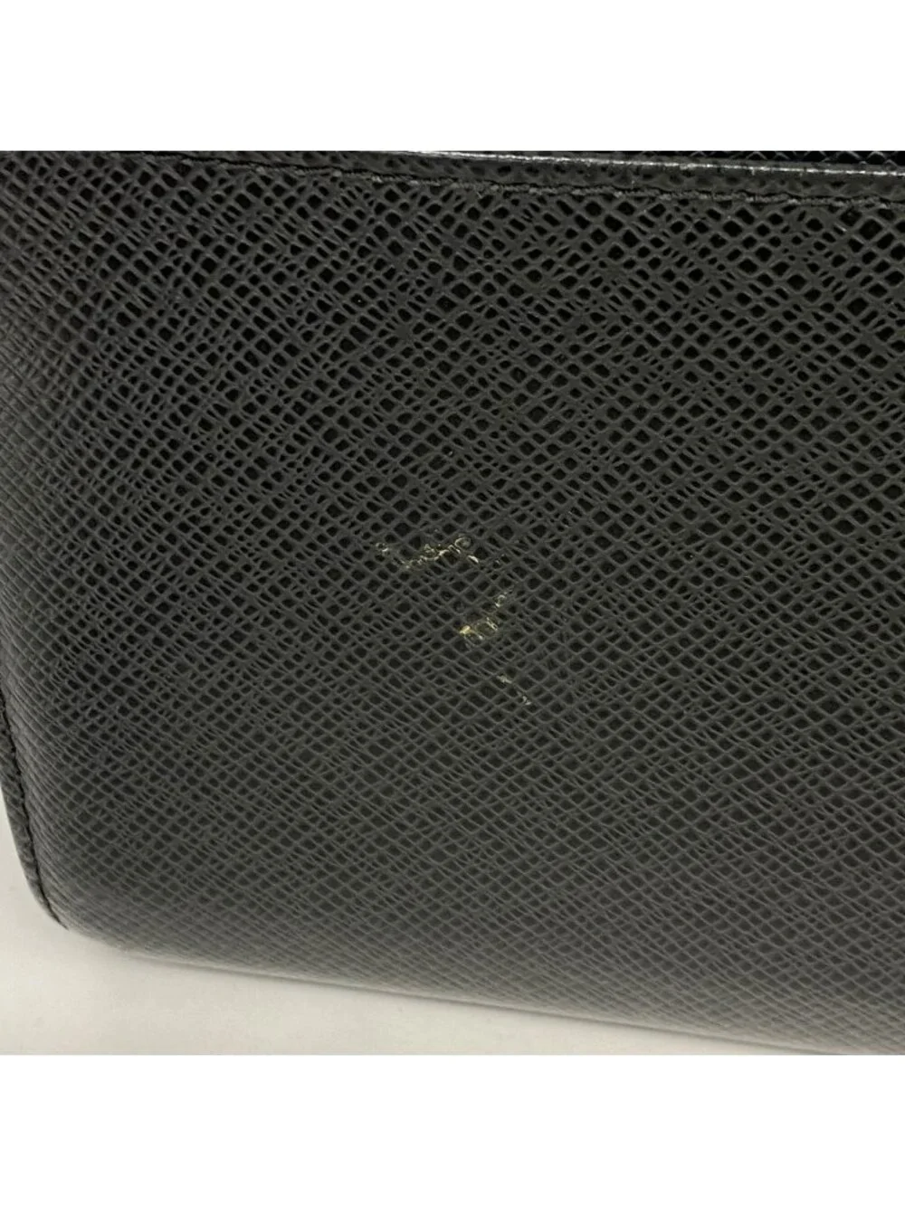 Louis Vuitton experts 47