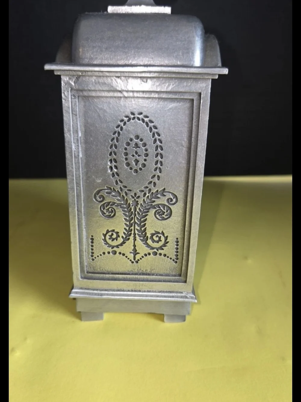 N/A mantel clock