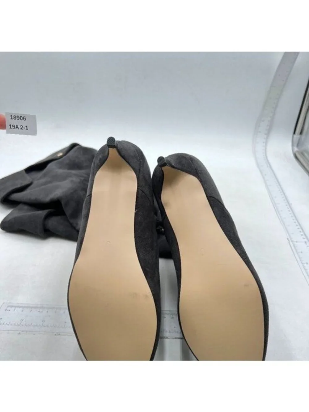 YDN women pointed