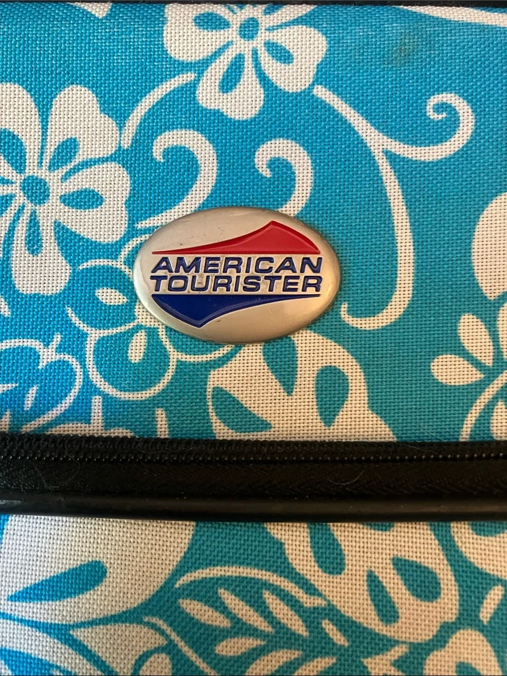 American Tourister front pocket