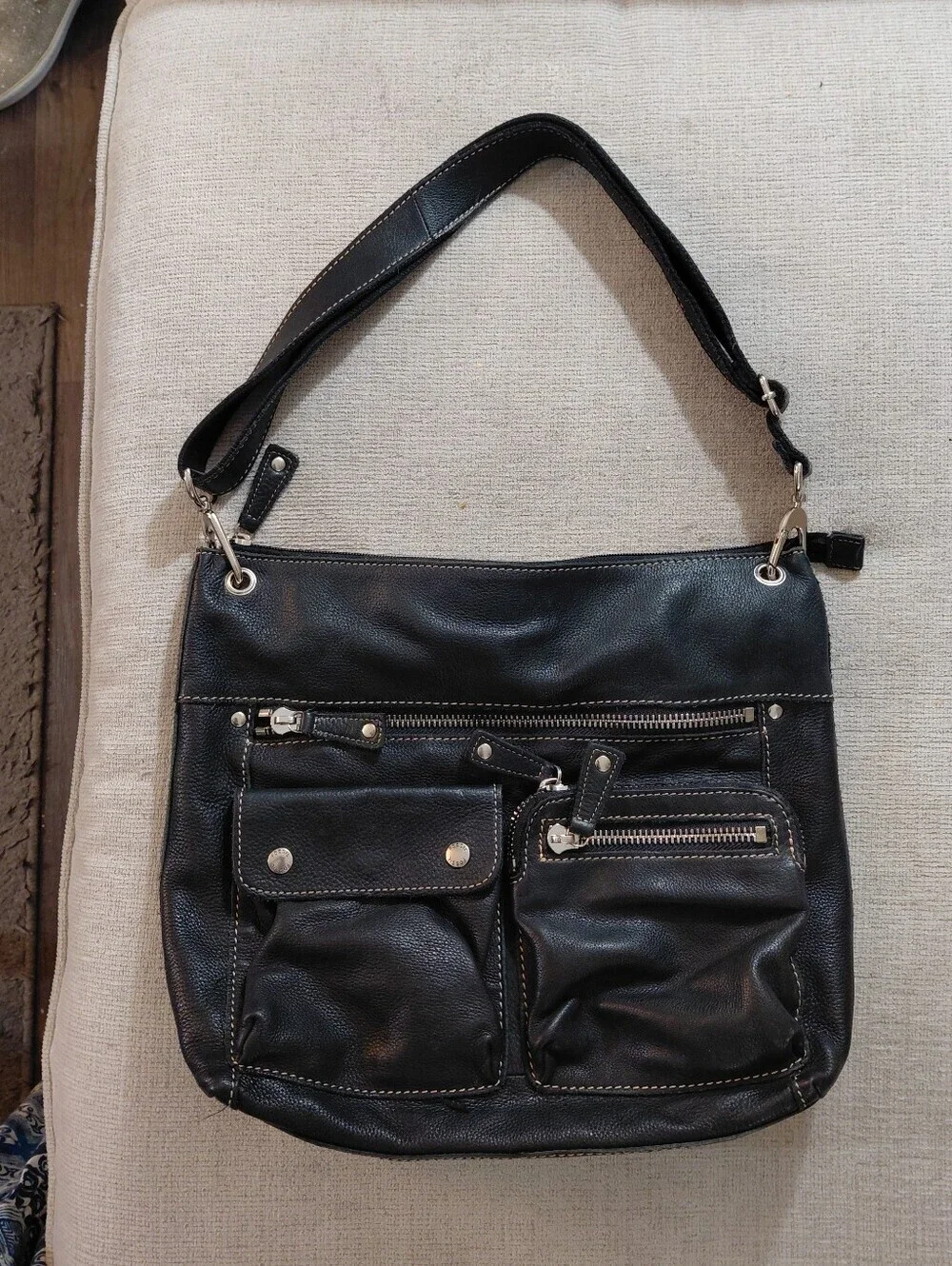 Fossil compact black