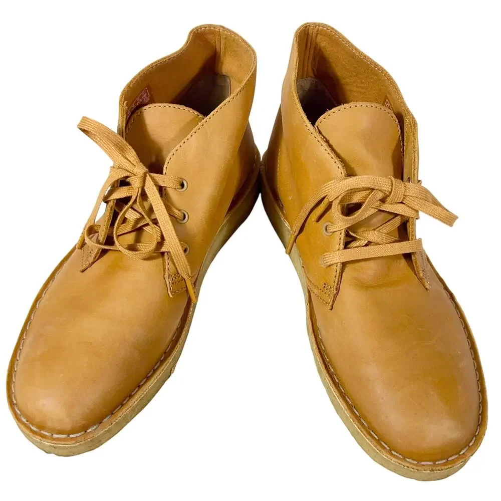 Clarks pairs look