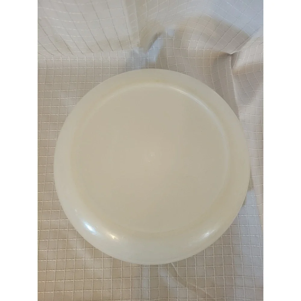 Tupperware sheer silhouette