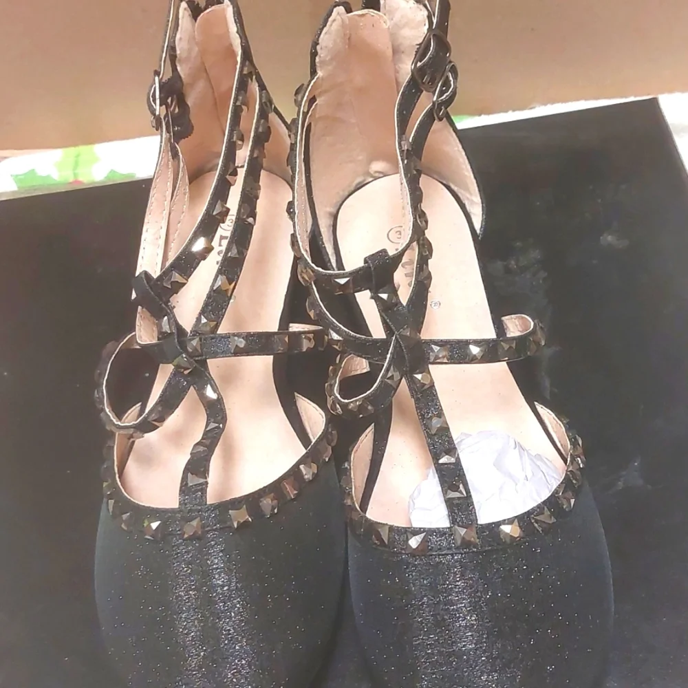 Girls dress‎ shoes ( size 3)
