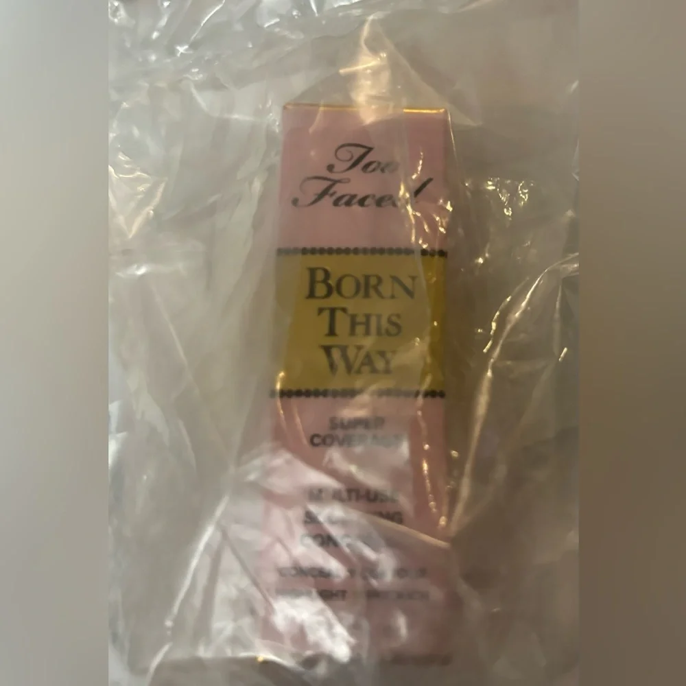Born This Way Super Coverage Multi-Use Sculpting Concealer. NET WT. 0.11 OZ. / 3