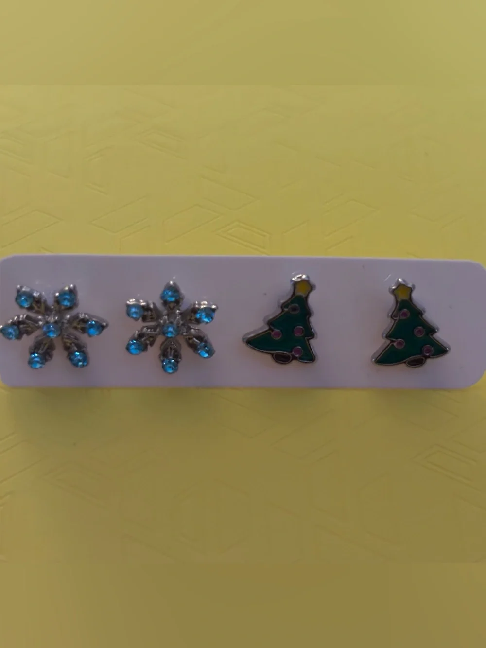 Kids Christmas Tree & Snowflake Stud Earrings - Green & Blue Hypoallergenic