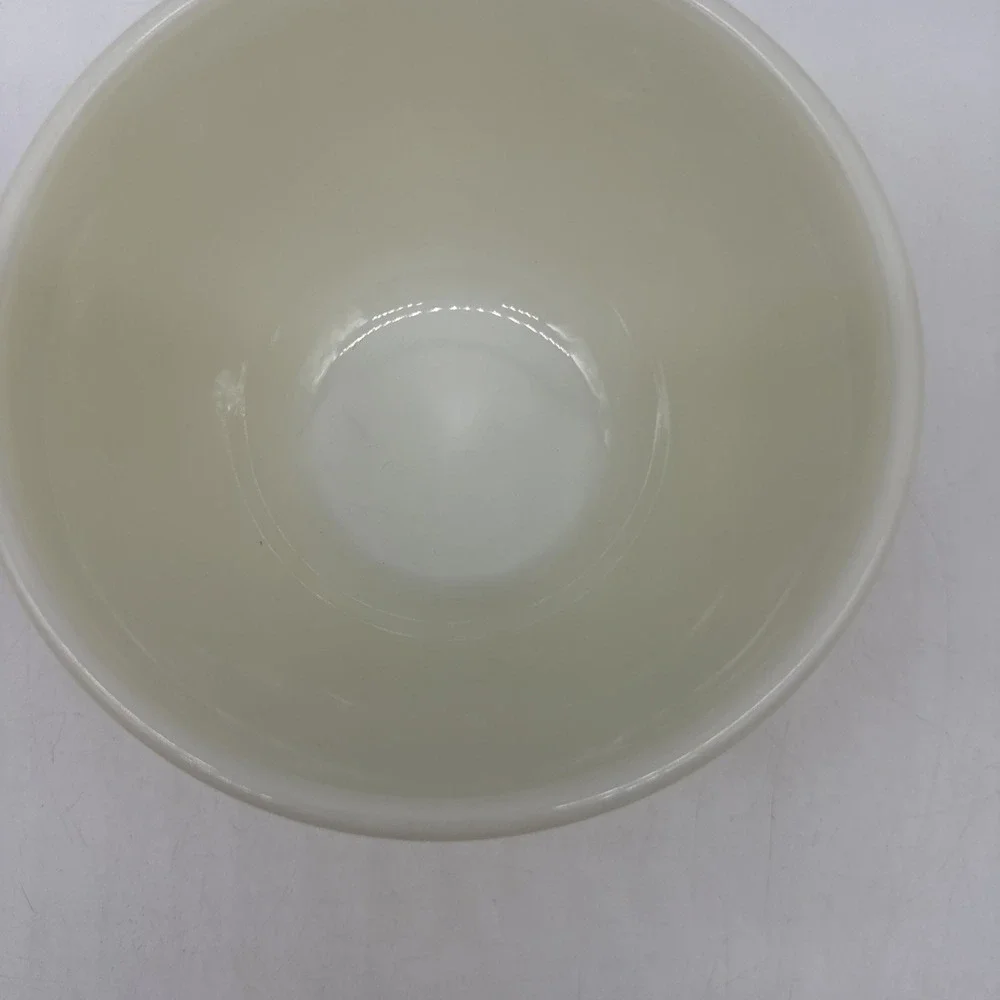 Pyrex bowl has