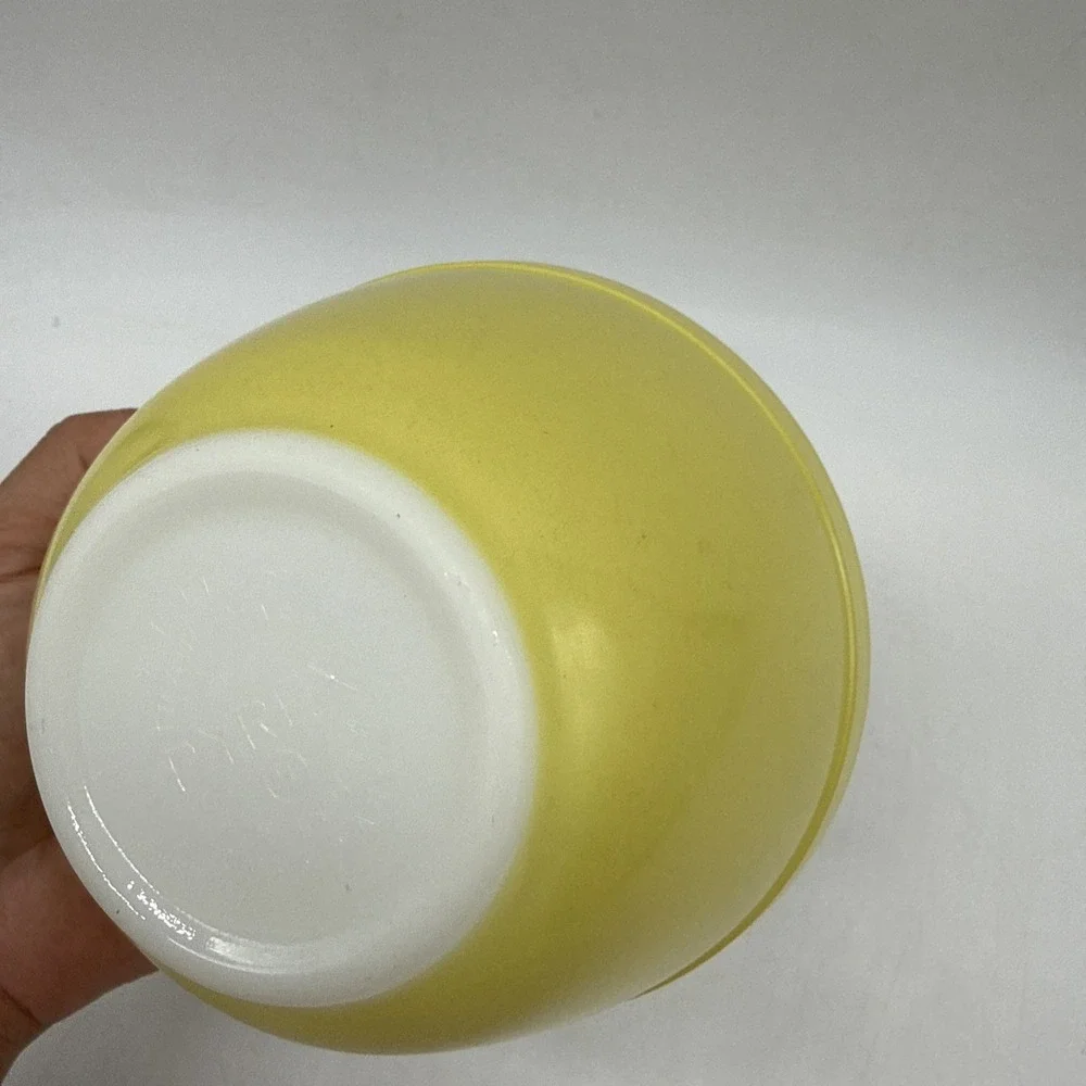 Pyrex bowl has
