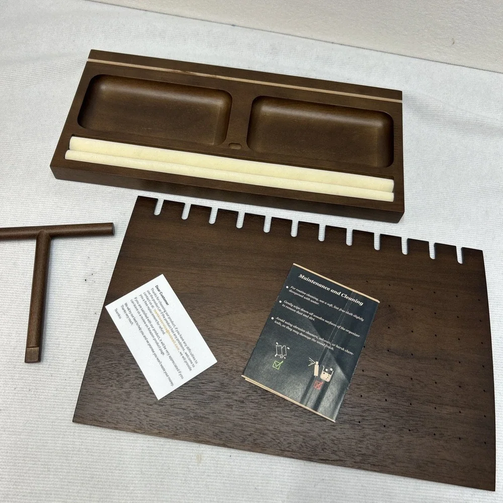 Does not apply wooden jewelry