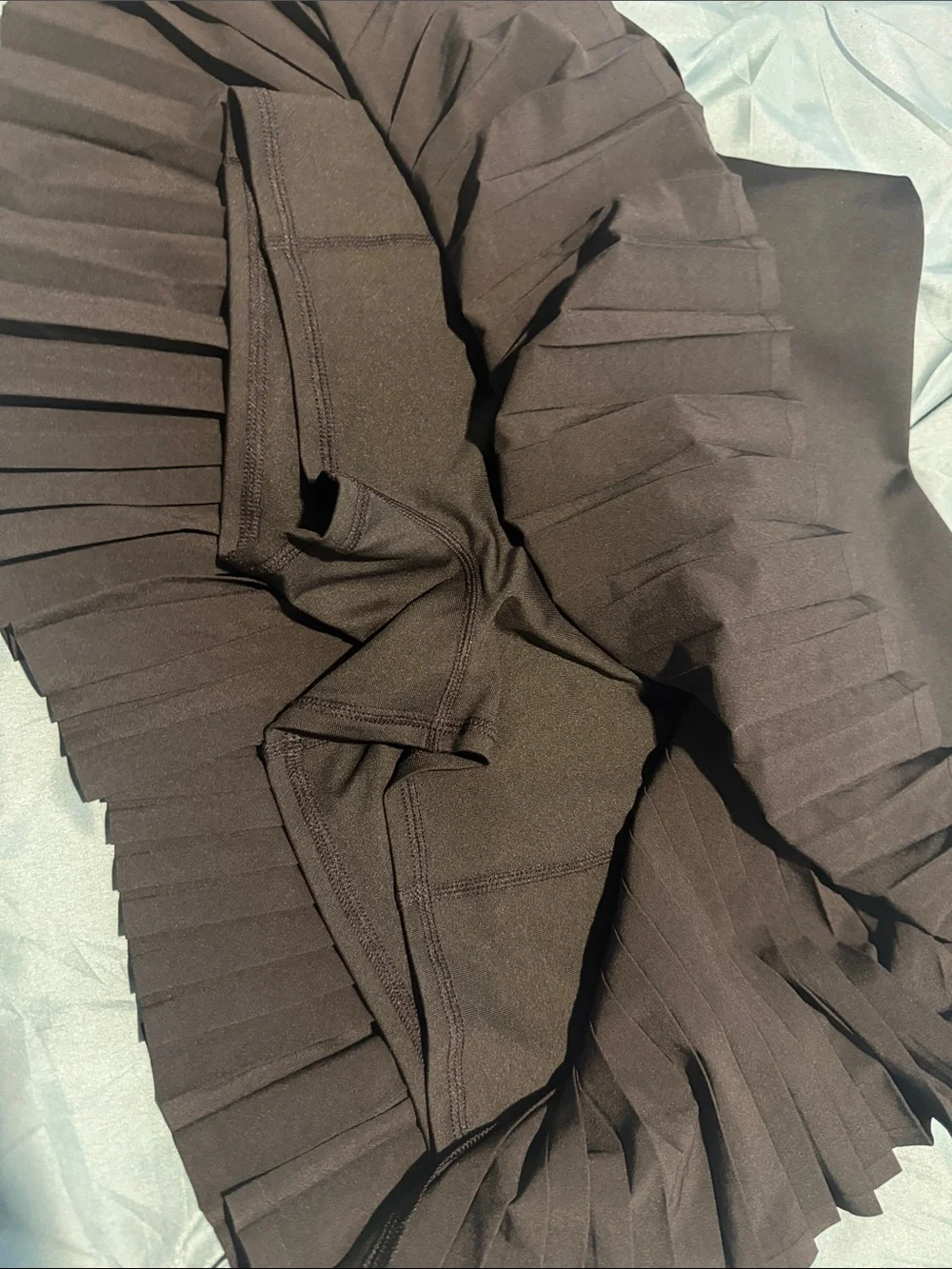 ALO Yoga black pleated