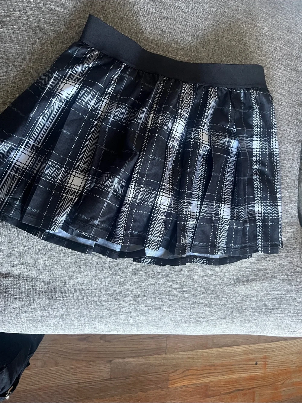 ALO Yoga pleated skater