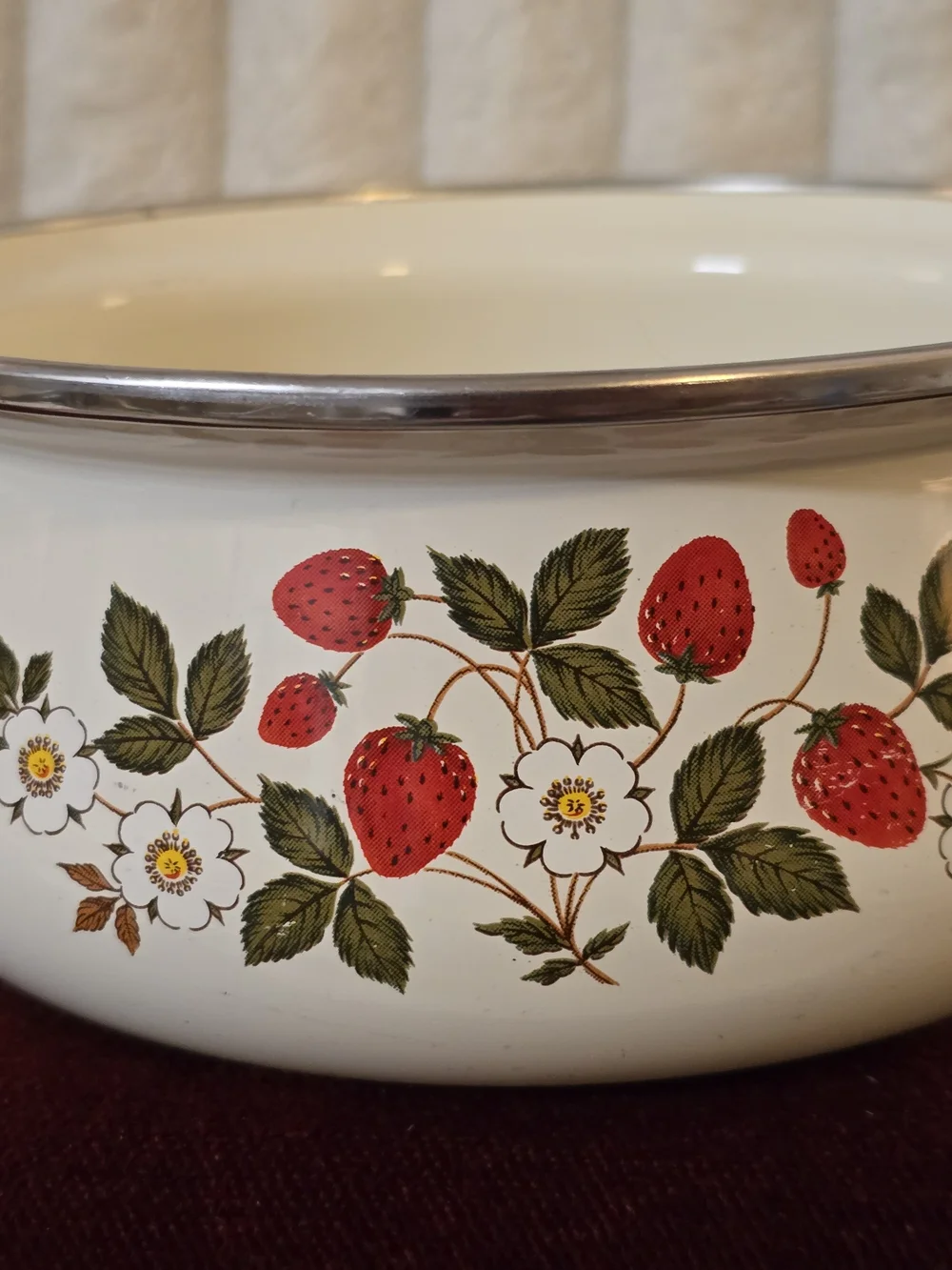 Vintage 1982 Sheffield Strawberries 'n Cream Enamel Saucepan 1 Qt