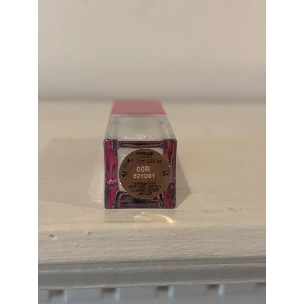 Valentino Beauty environment excellent applicator