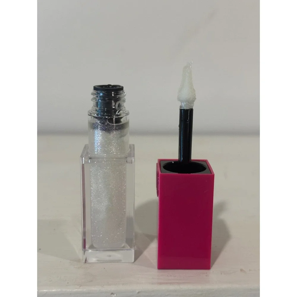 Valentino Beauty packaging foot