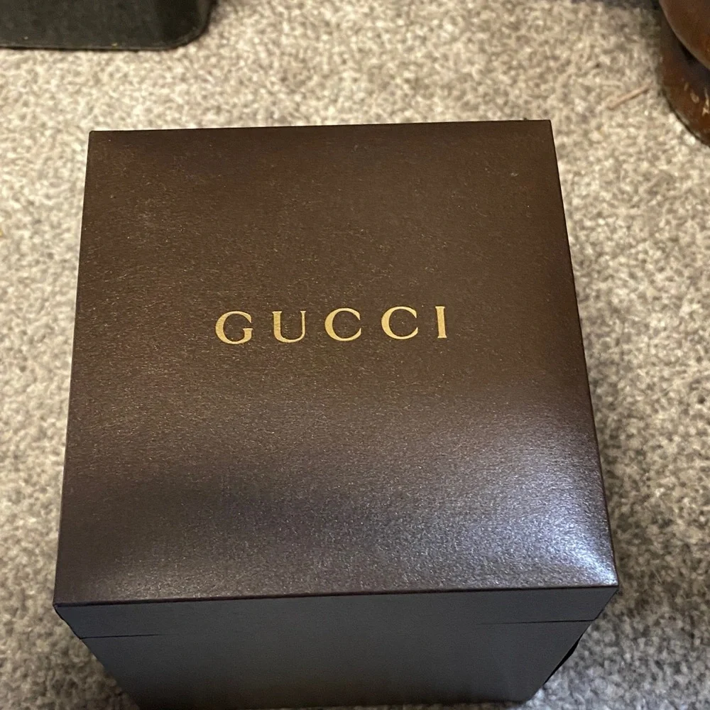 Gucci elegant stainless