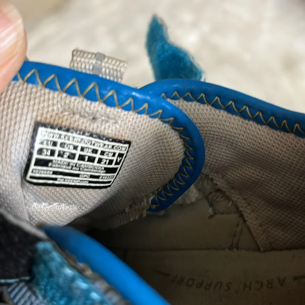 Keen size blue